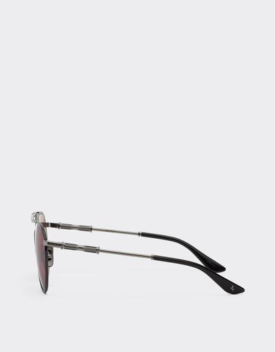 Sunglasses in polished gunmetal metal with exclusive Contrast Pro™ lenses