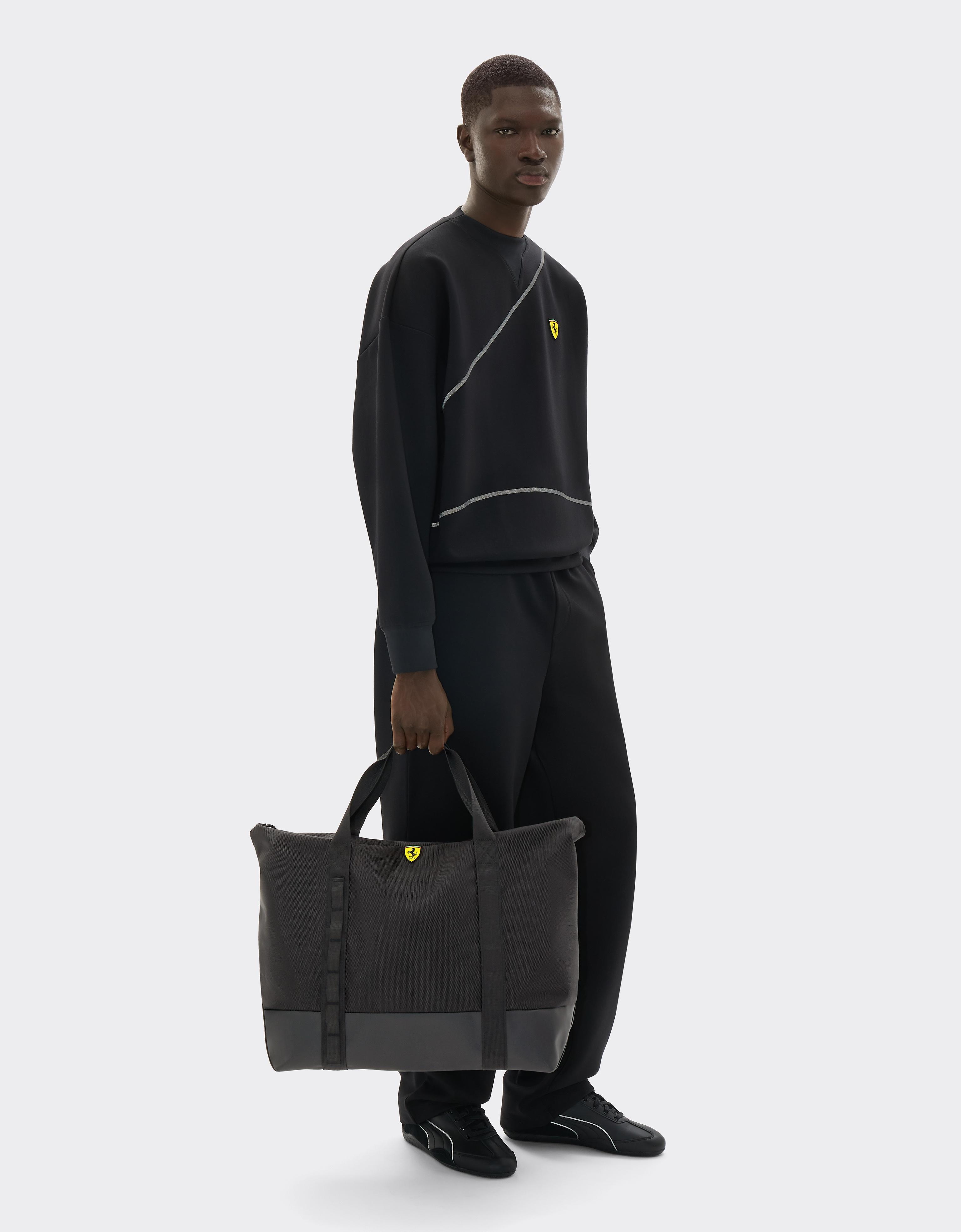 Weekender bag in technical fabric