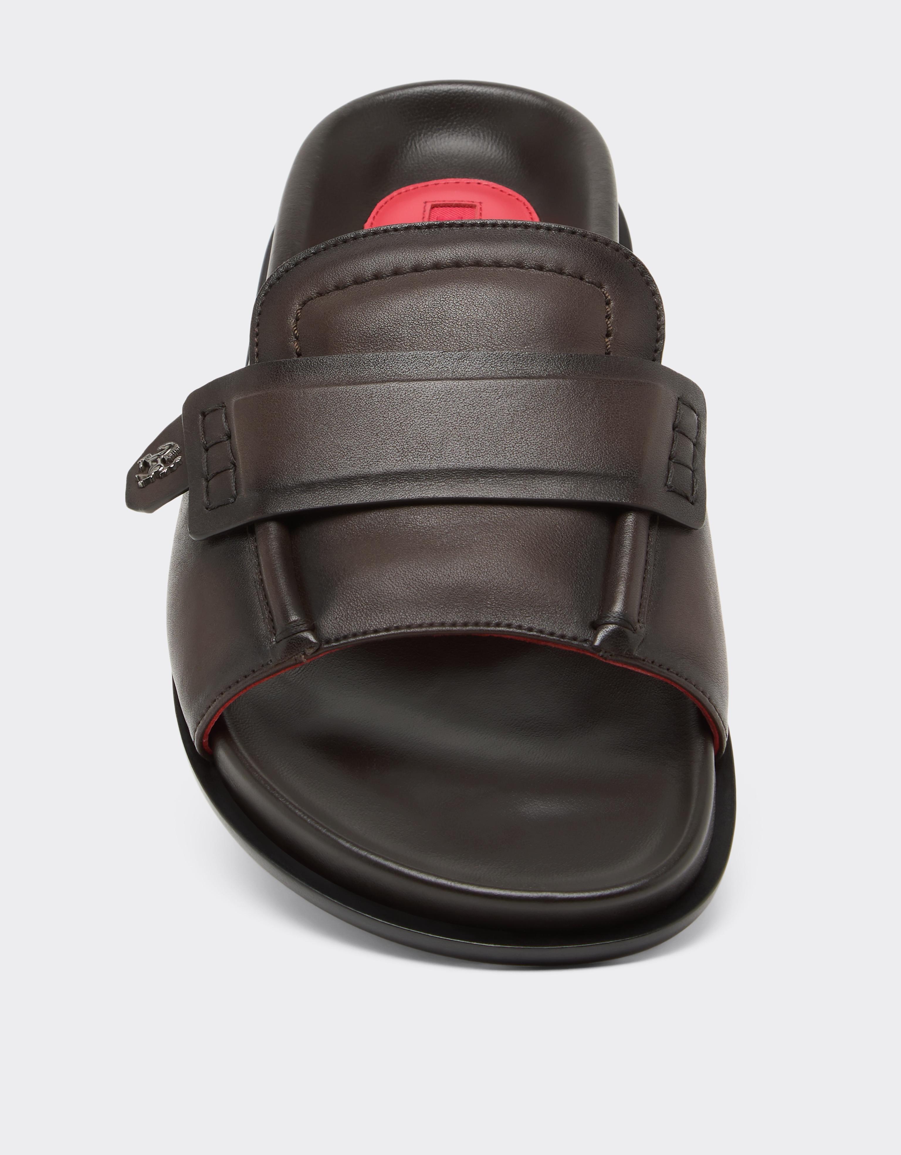 SLIDER FLAT BRF LEATHER