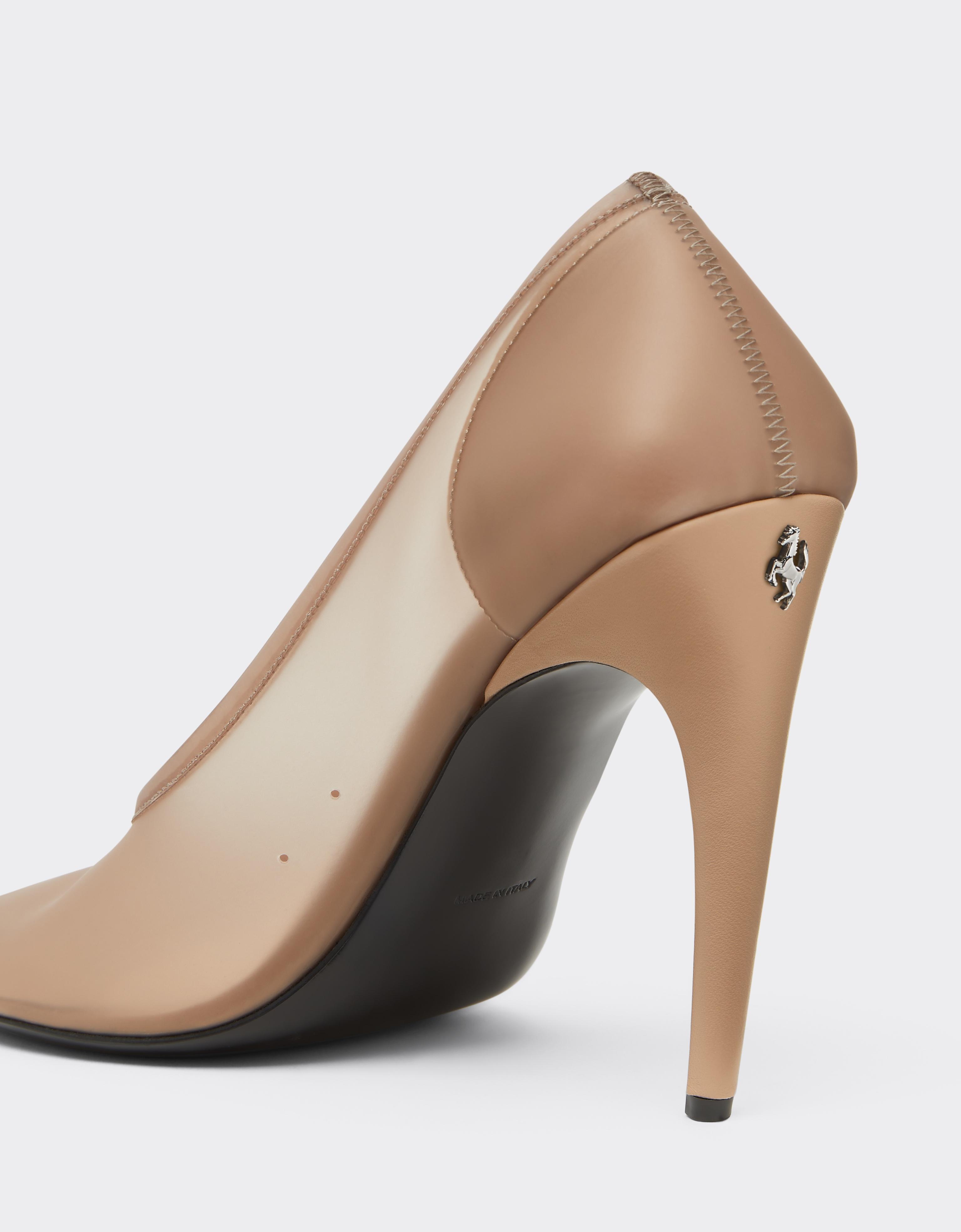 Matt-Effect Pumps with Prancing Horse