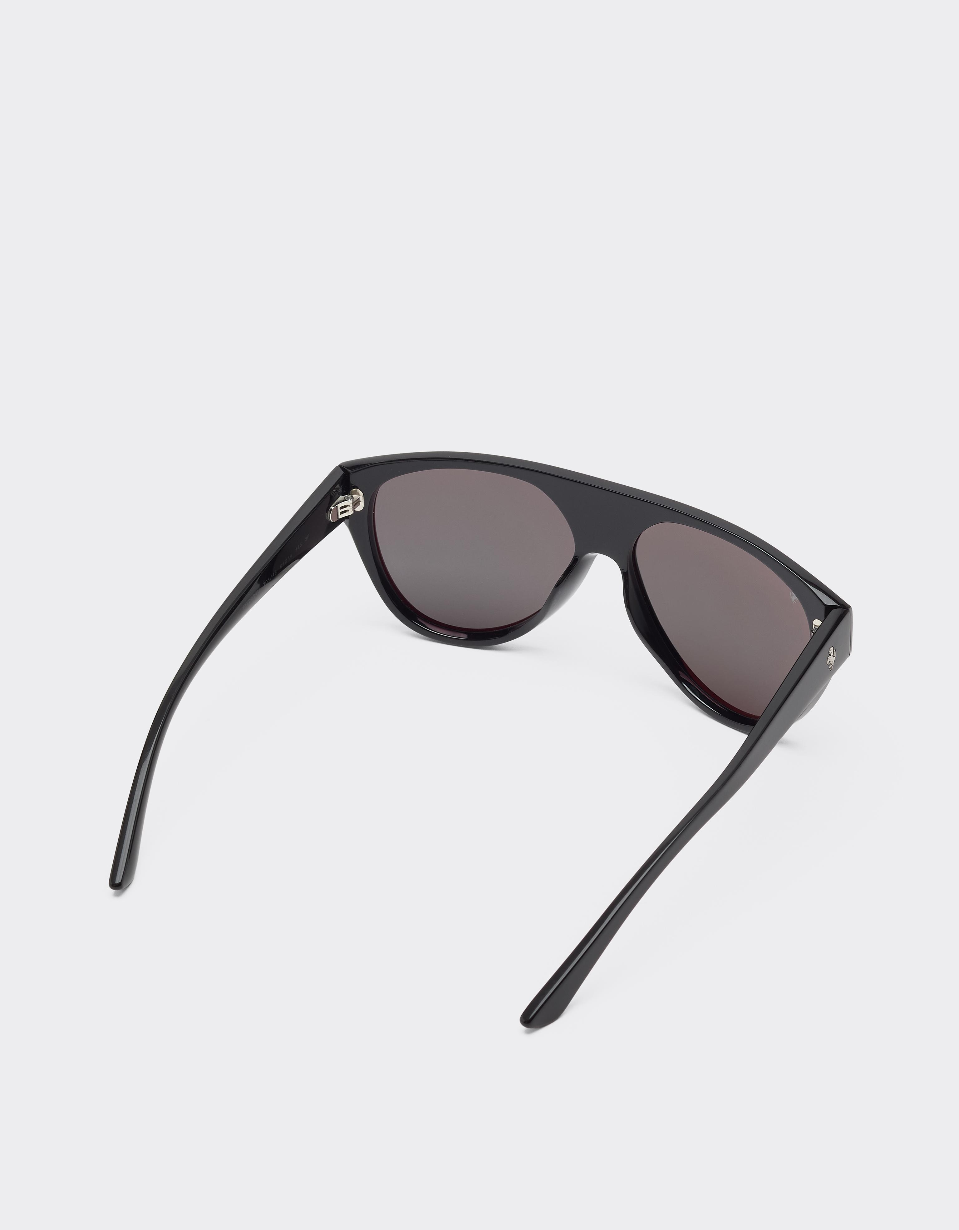 Gafas de sol de acetato negro con lentes negras polarizadas
