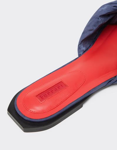 Flat sandal with Prancing Horse motif