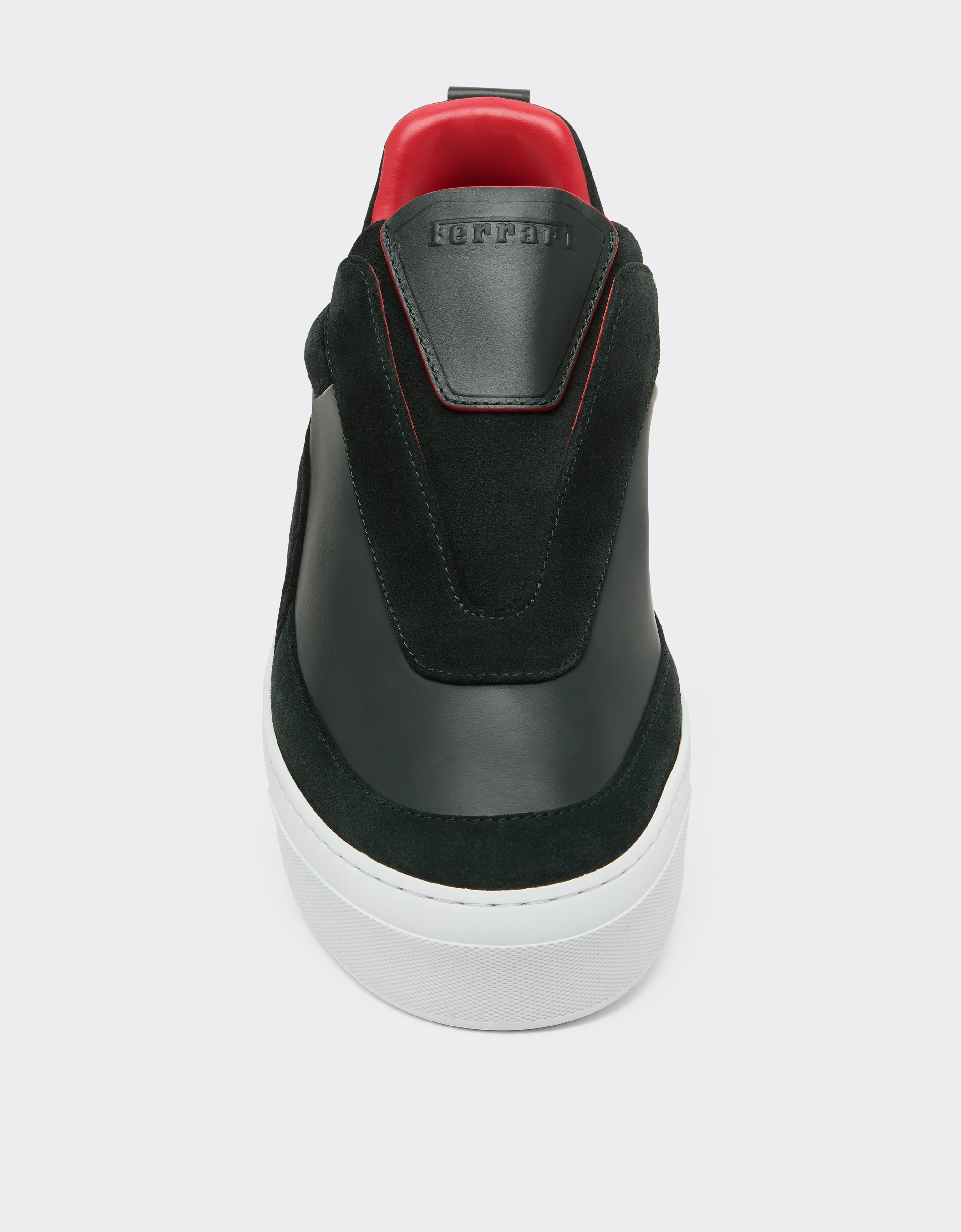 Zapatillas sin cordones de piel y ante