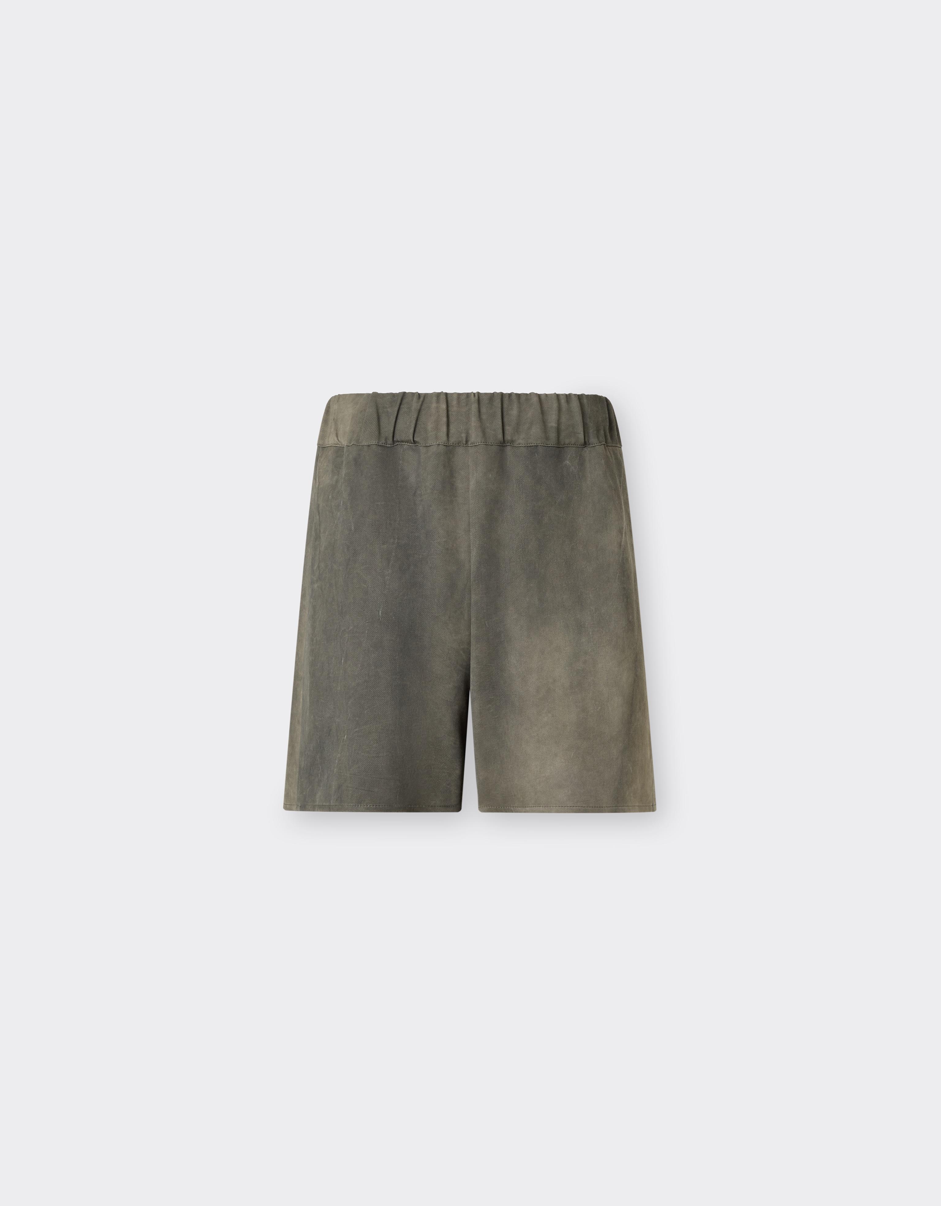 MAN SHORTS
