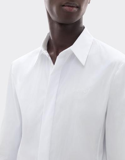 Camisa de popelín de algodón de corte entallado