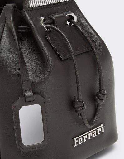 LE SAC DE POCHE FERRARI en nappa