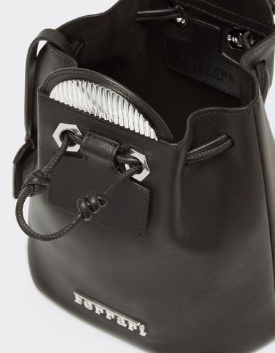LE SAC DE POCHE FERRARI en nappa