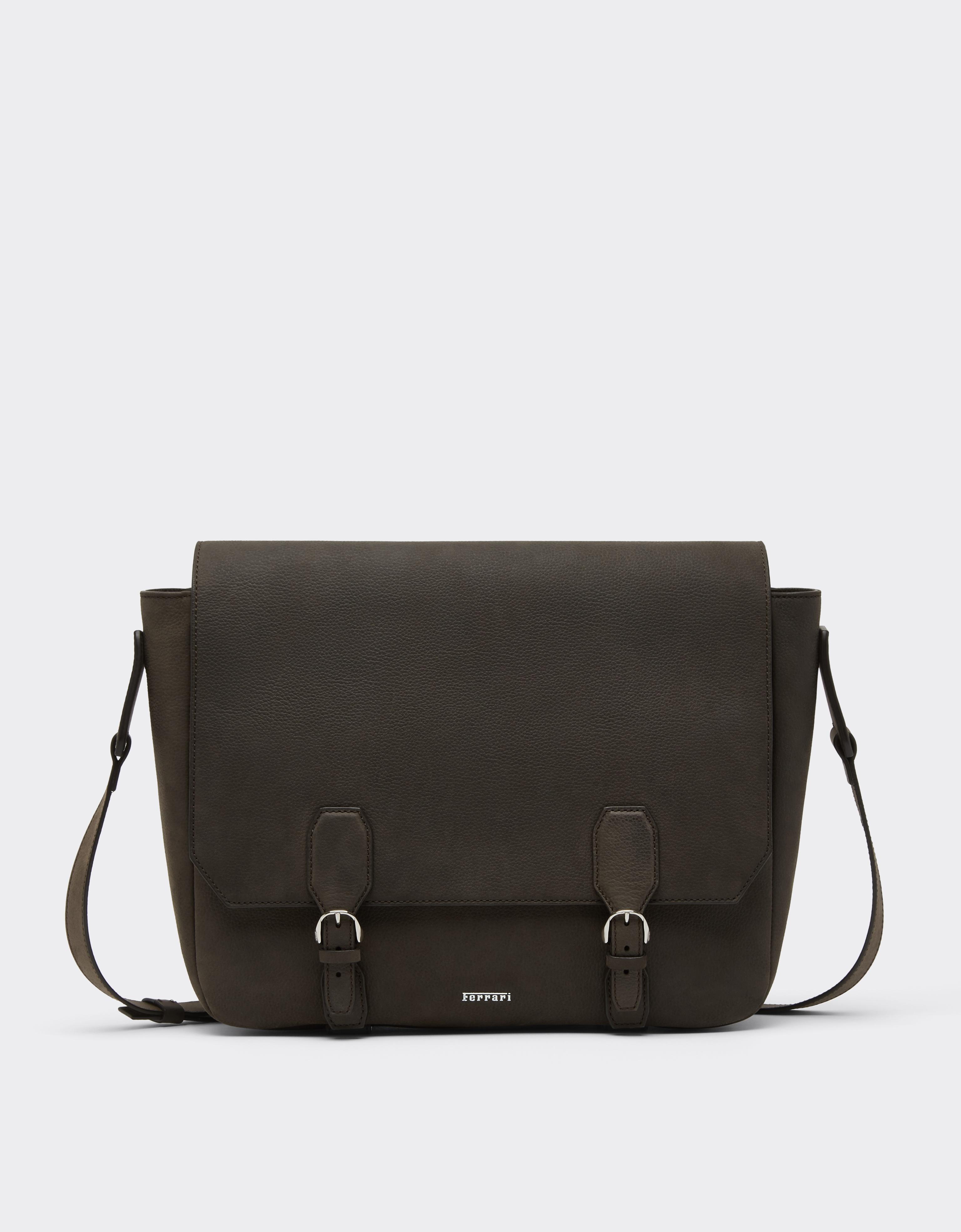 Bolso tipo mensajero de piel encerada