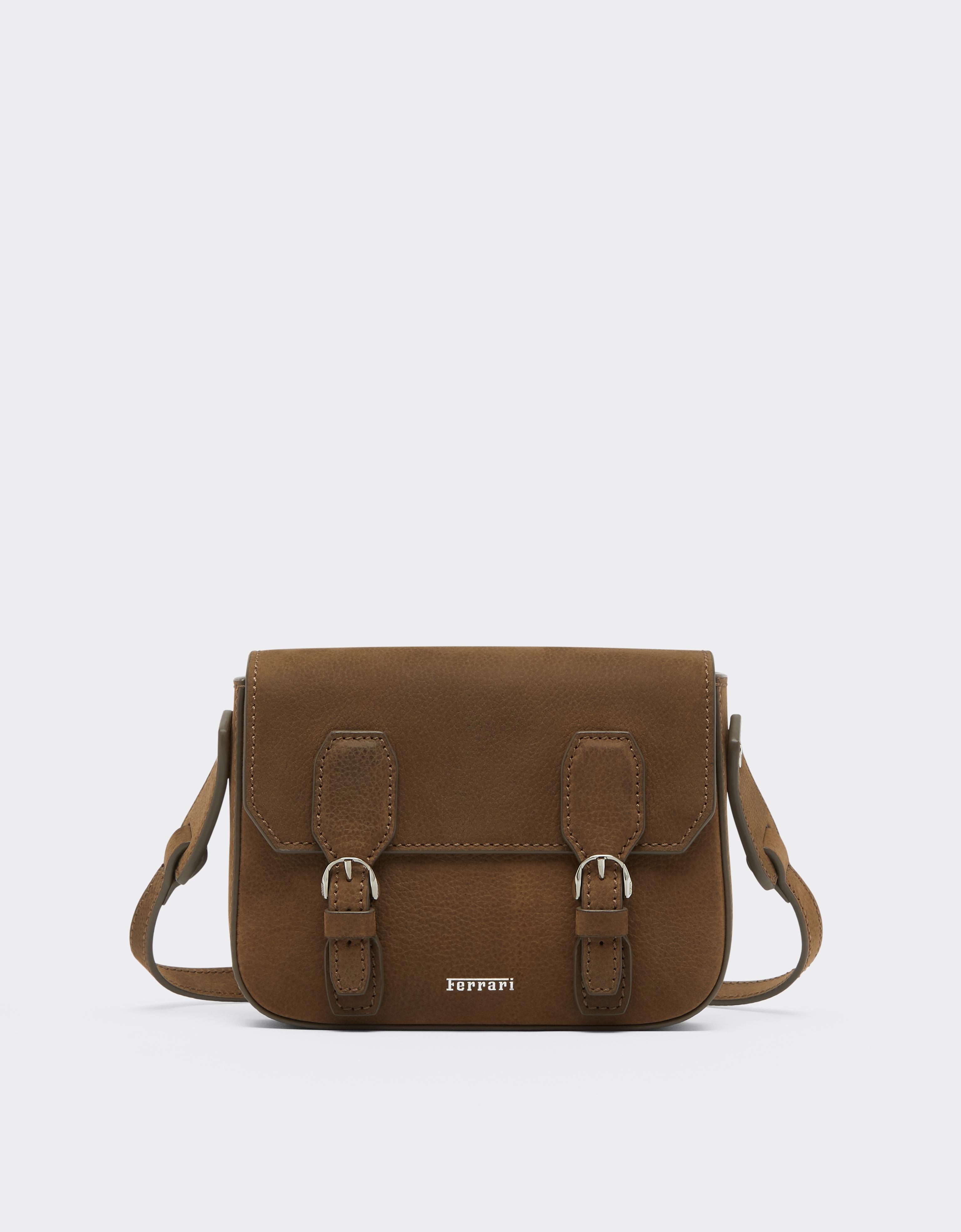 Bolso tipo mensajero de piel encerada