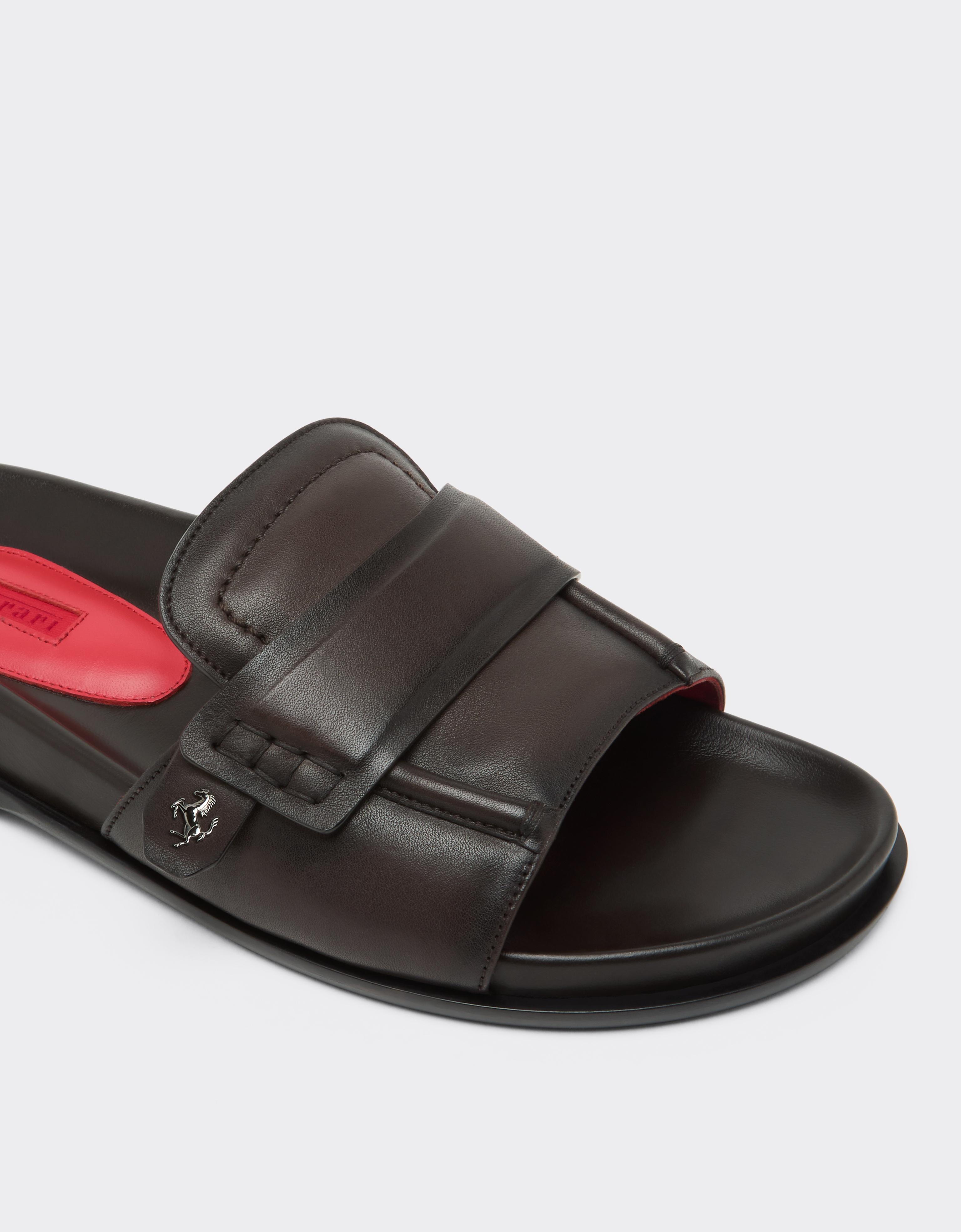 SLIDER FLAT BRF LEATHER