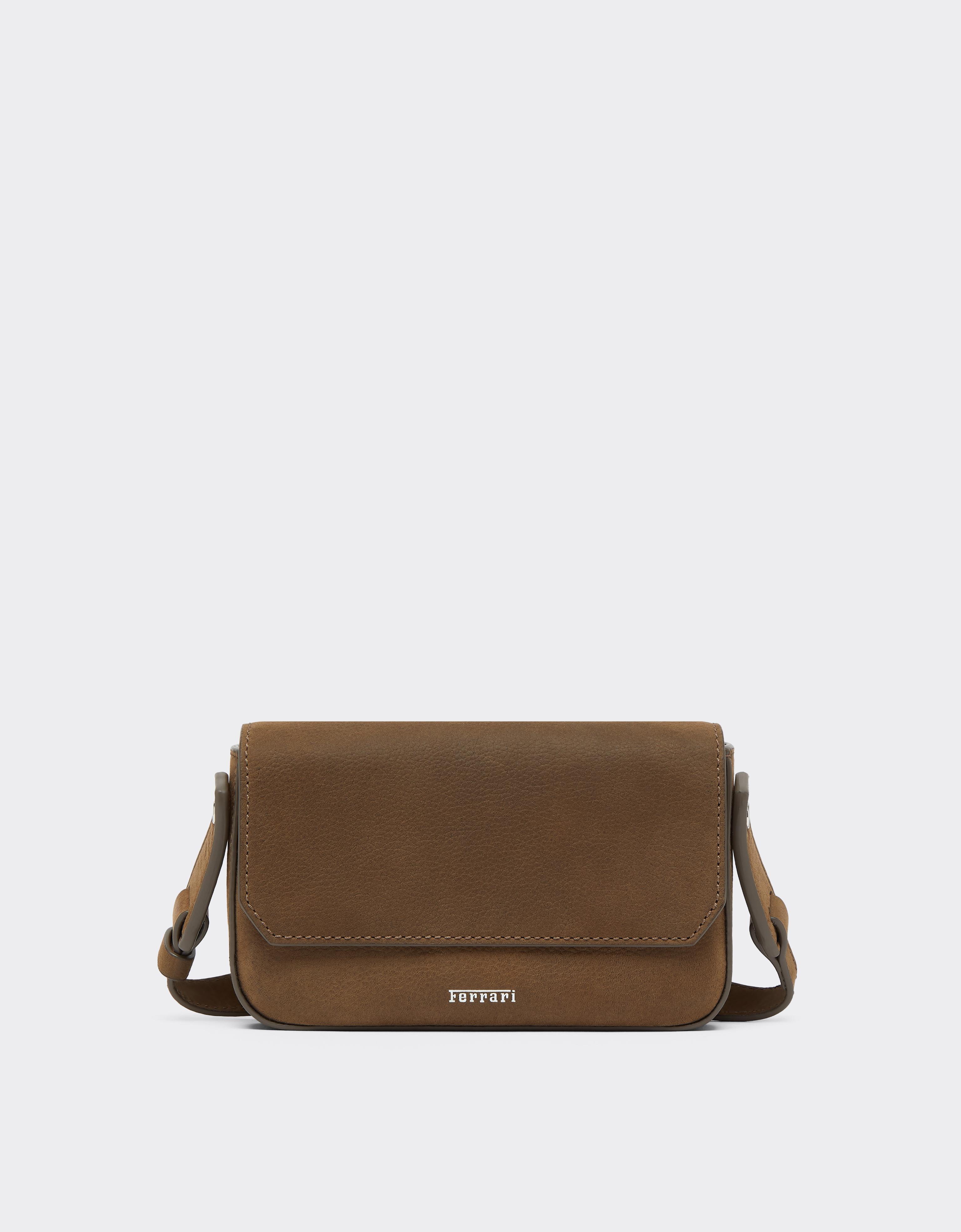 Cartera de piel con correa