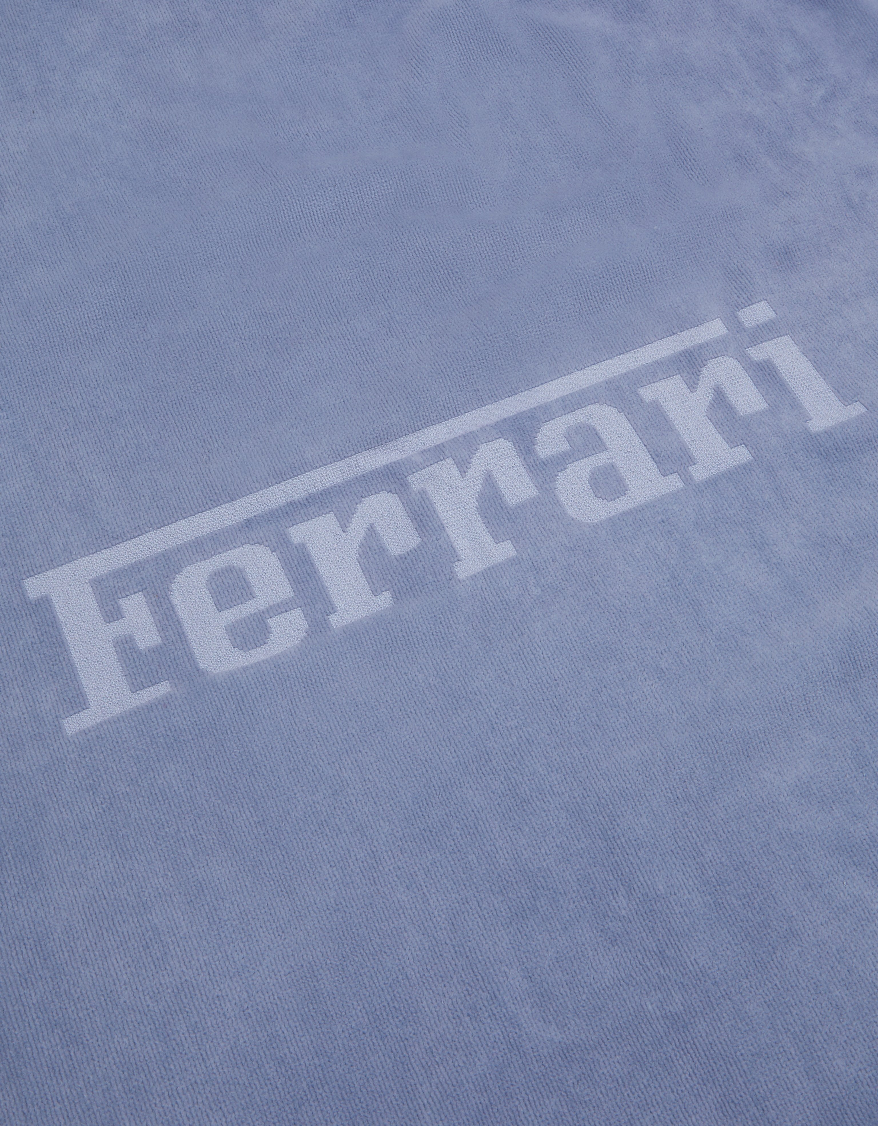 Strandtuch aus Baumwolle mit Ferrari-Logo