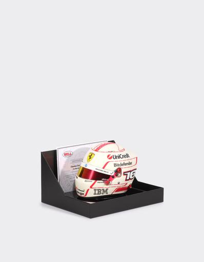 Mini casco Leclerc Edición Especial 2026 a escala 1:2