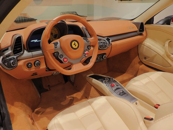 【未使用 美品】Ferrariフェラーリowners EMILIAROMAGNA 日本で販売中の最寄りのフェラーリ認定中古車 | Ferrari.com