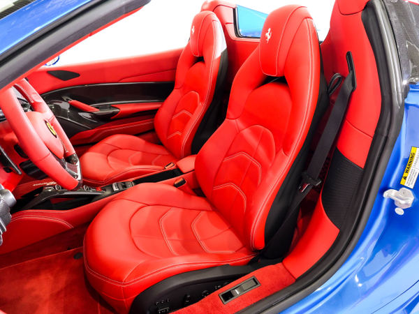 Ferrari 488 SPIDER シャーシ番号234530 2016 Ferrari 488 Spider: 5 details that make it go faster