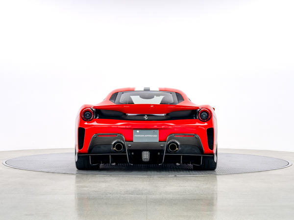 日本で販売中の最寄りのフェラーリ認定中古車 LaFerrari