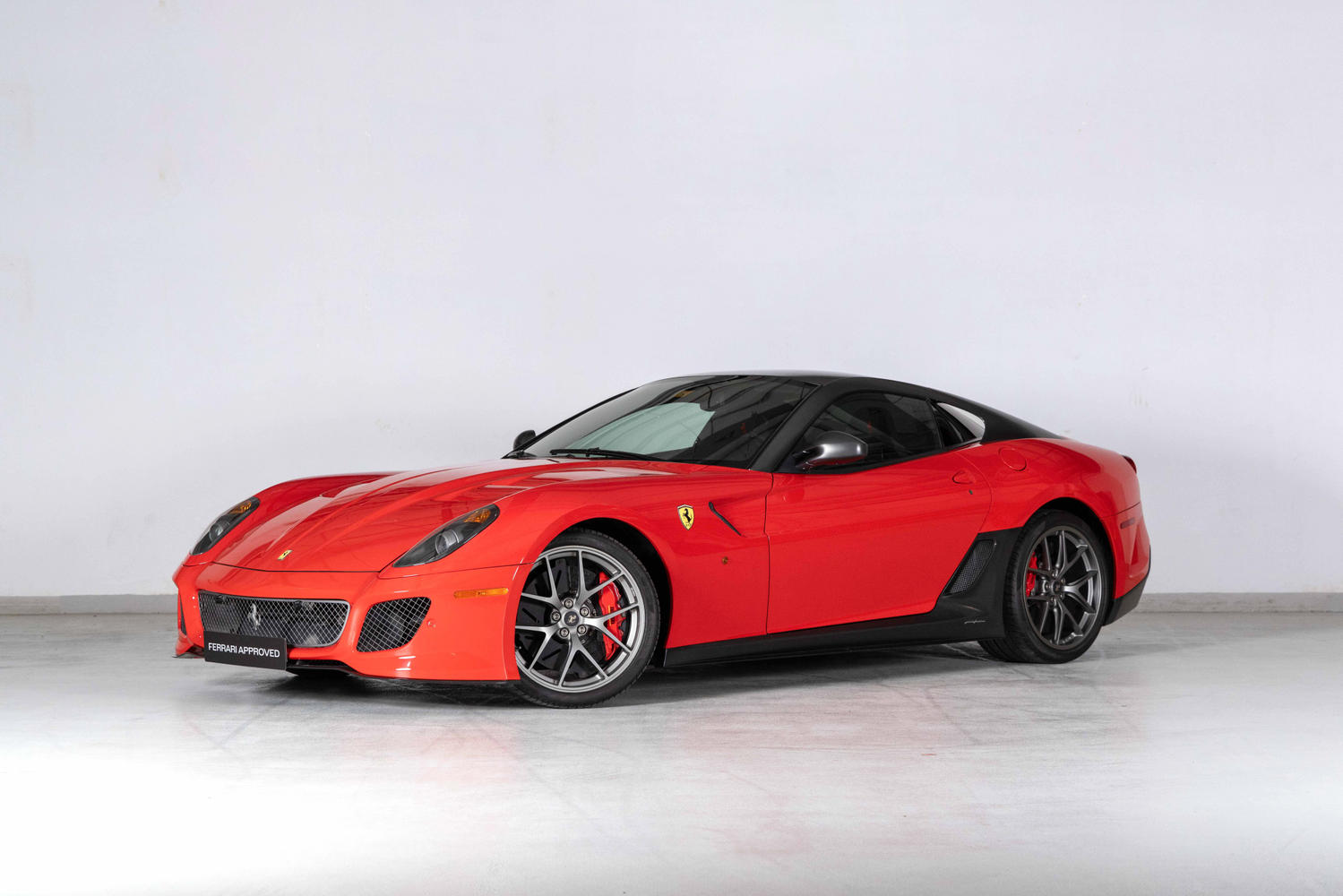 Dubaiにおける中古車599 GTO 2011販売についての詳細 | Ferrari