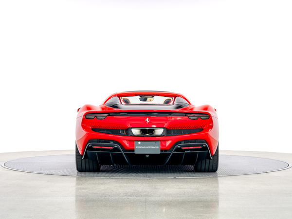 Ferrari 812 Superfast Nicole Competizione | Ferrari Dealer