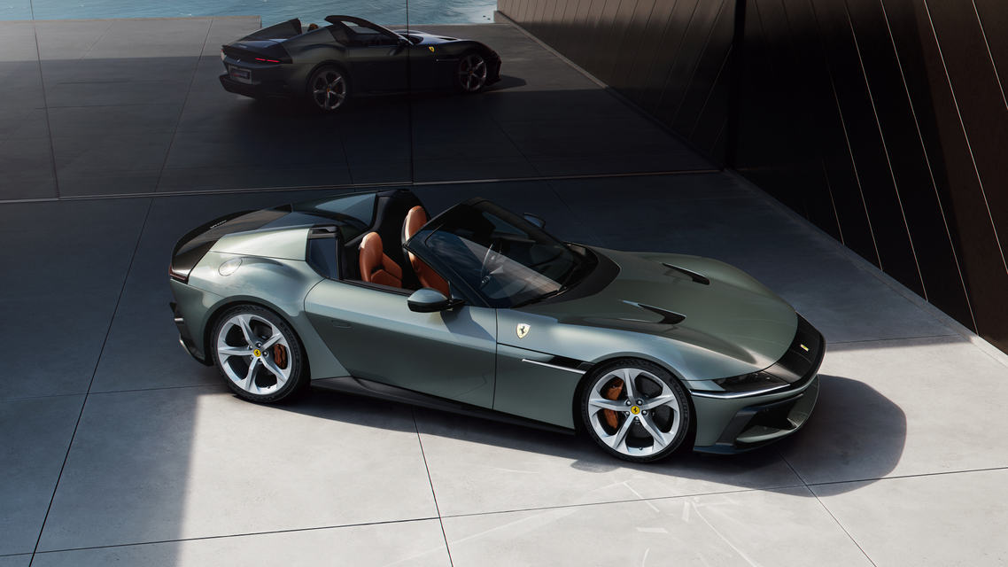 Ferrari 12Cilindri Spider interior