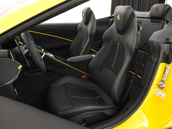 フェラーリ 公認正規品0830471 値下げ交渉可⭕️ フェラーリ 公認正規品0830471 値下げ交渉可⭕️