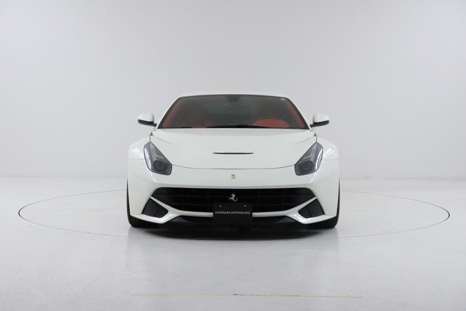 日本で販売中の最寄りのフェラーリ認定中古車 F12berlinetta | Ferrari.com