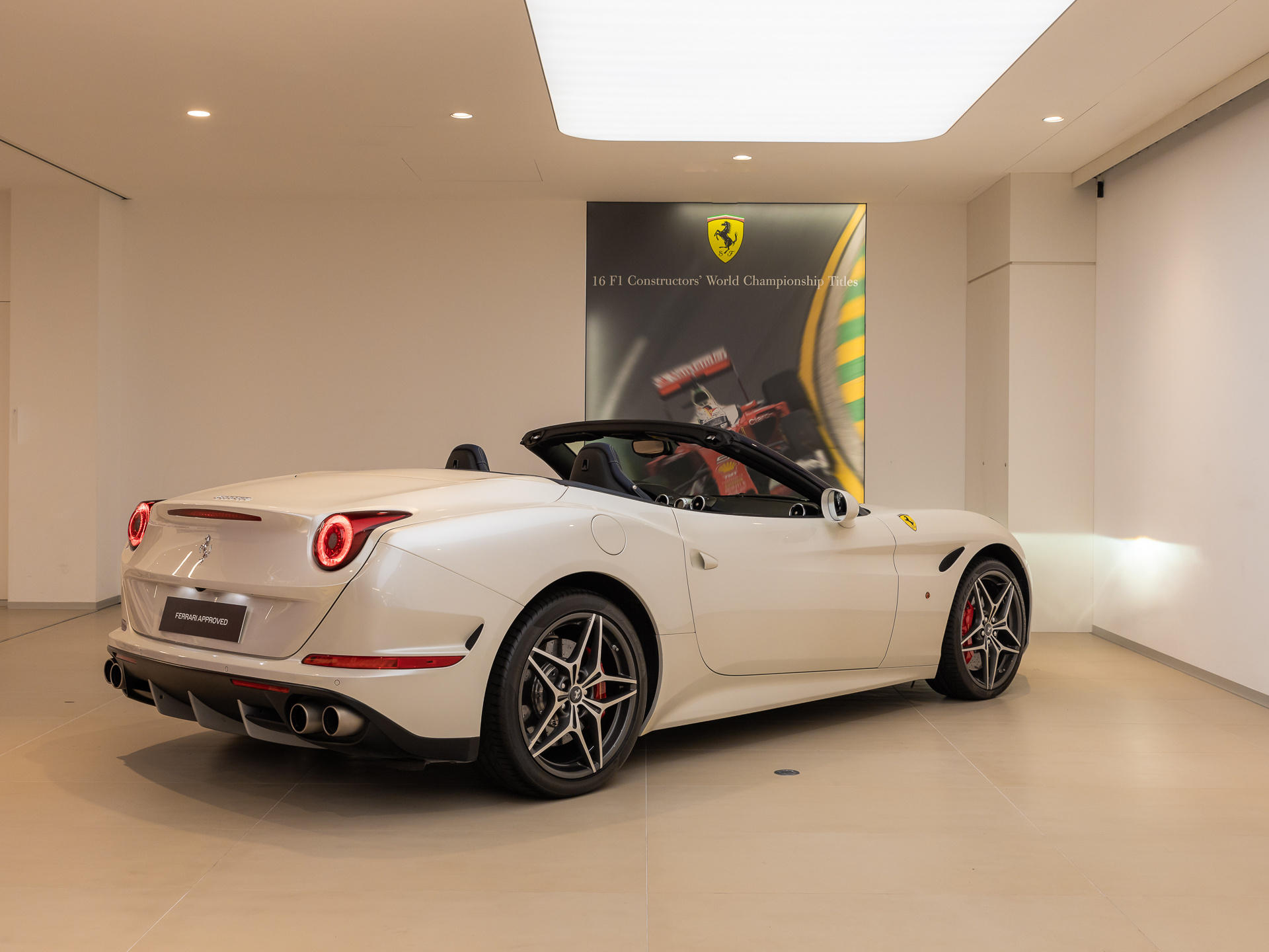  Ferrari California T 