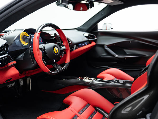 横浜市で販売中の最寄りのフェラーリ認定中古車296 GTB | Ferrari.com