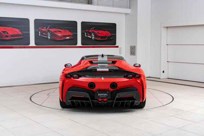 ロードバイク Ferrariコラボ レッド/ホワイト ジャンク Ferrari クロスバイク レッド ジャンク 大阪府 - メルカリ