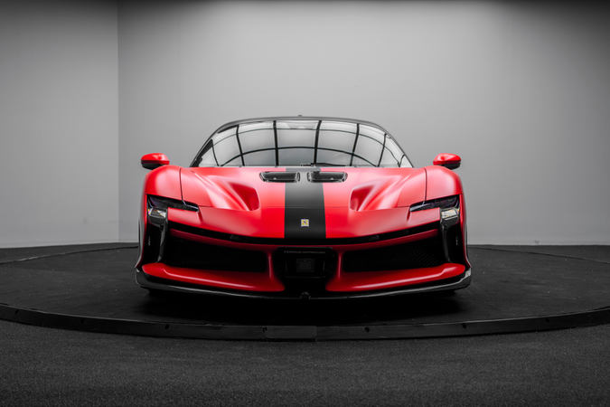 Parisで販売中の最寄りのフェラーリ認定中古車SF90 XX Stradale