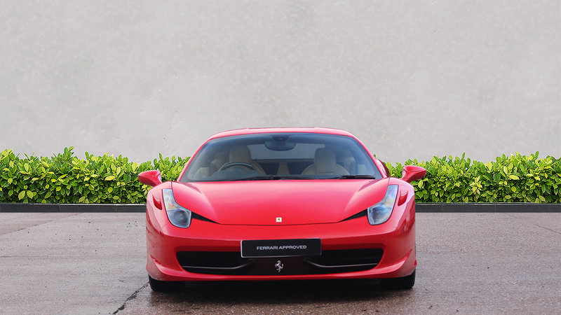 イギリスで販売中の最寄りのフェラーリ認定中古車 458 Italia