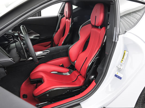 Cornes Shiba Showroom | Tokyo, Minato-kuのフェラーリ正規ディーラー