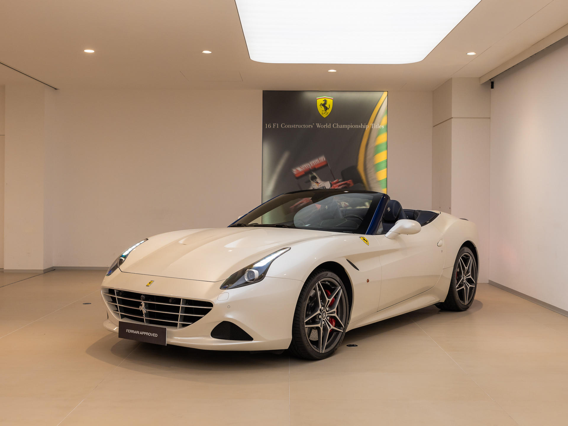  Ferrari California T 