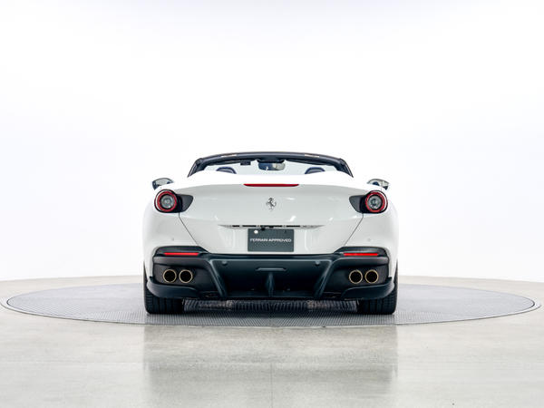 フェラーリ 公認正規品0830471 値下げ交渉可⭕️ フェラーリ特選中古車 | CORNES 高級外車・中古車の購入なら