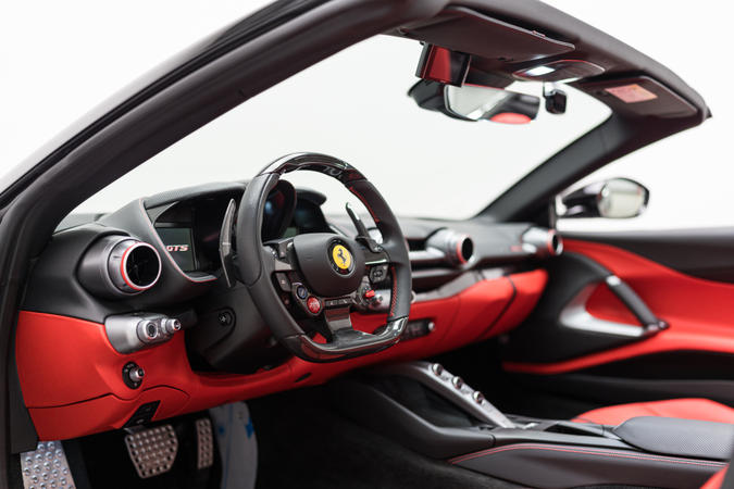 横浜市で販売中の最寄りのフェラーリ認定中古車 | Ferrari.com