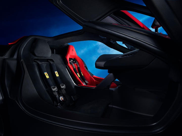 Gran Testa Naganoで販売中のFerrari F80 | Ferrari Dealer