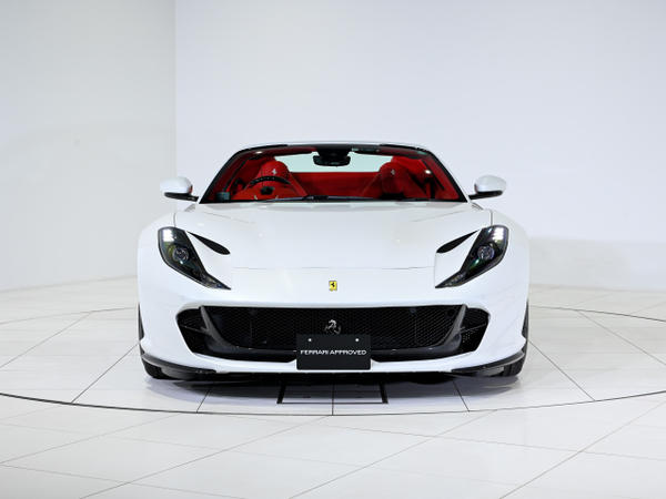 大阪市中央区で販売中の最寄りのフェラーリ認定中古車812 GTS