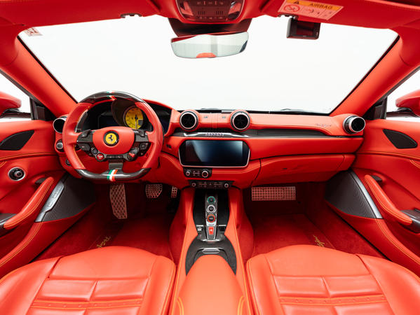 日本で販売中の最寄りのフェラーリ認定中古車 | Ferrari.com