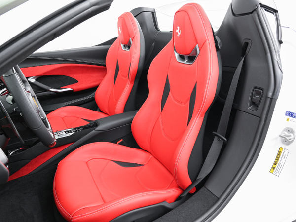 Chikusaku Nagoya-Shi Japan で販売中のフェラーリ中古車 | 正規 Chikusaku Nagoya-Shi Japan で販売中のフェラーリ中古車 | 正規