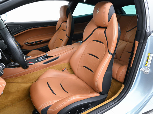 日本で販売中の最寄りのフェラーリ認定中古車 GTC4Lusso