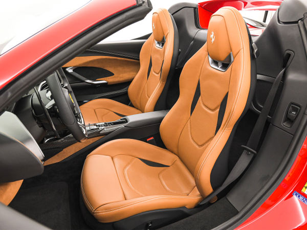 Tokyo, Minato-ku で販売中のフェラーリ中古車 | 正規ディーラー
