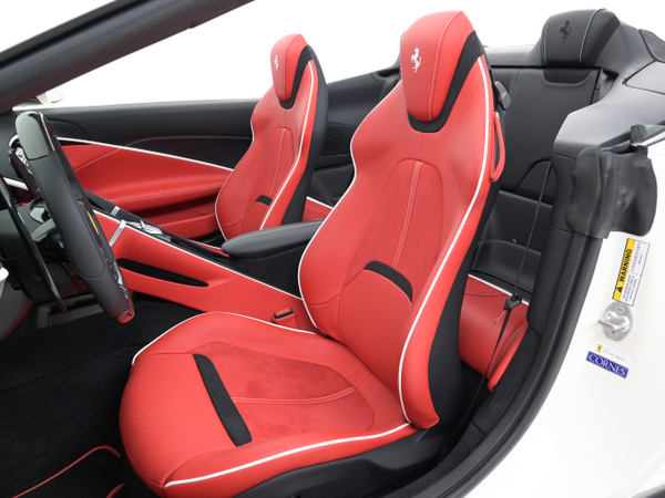 日本で販売中の最寄りのフェラーリ認定中古車 Ferrari Roma