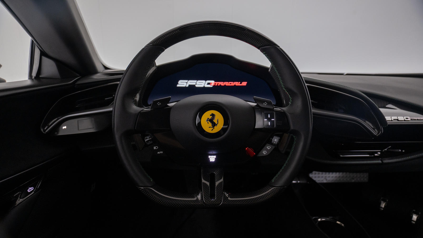 Singenにおける中古車SF90 Stradale 2021販売についての詳細 | Ferrari