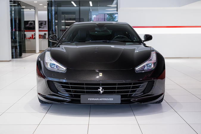 Purosangue for Sale near you in Netherlands | Ferrari Approved