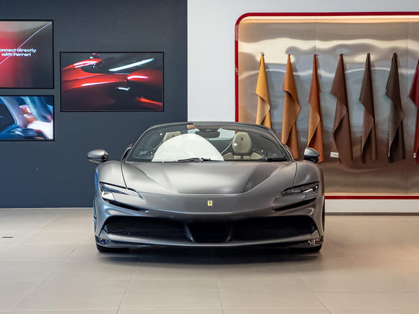 シンガポールで販売中の最寄りのフェラーリ認定中古車 | Ferrari.com