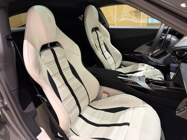 Shinjuku-ku で販売中のフェラーリ中古車 | 正規ディーラー YANASE