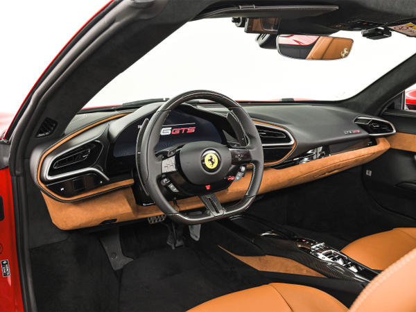 Tokyo, Minato-ku で販売中のフェラーリ中古車 | 正規ディーラー