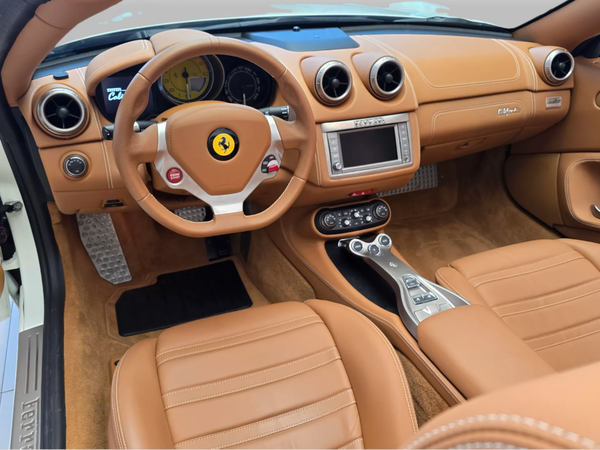 Ferrari California カタログ フェラーリ カリフォルニア カタログ PDF|オプション一覧 | 輸入
