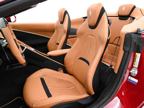 中古・フェラーリ　コンディショナー フェラーリ特選中古車 | CORNES 高級外車・中古車の購入ならコーンズ