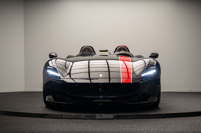 フランスで販売中の最寄りのフェラーリ認定中古車 Monza SP1 / SP2