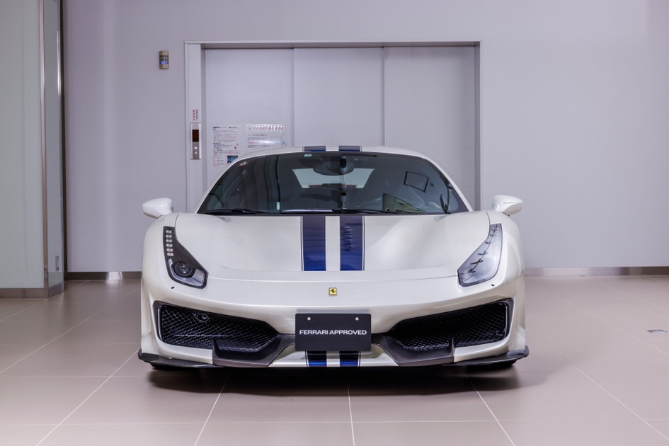 入手困難』Ferrari 488 PISTA カタログ 5枚入り
